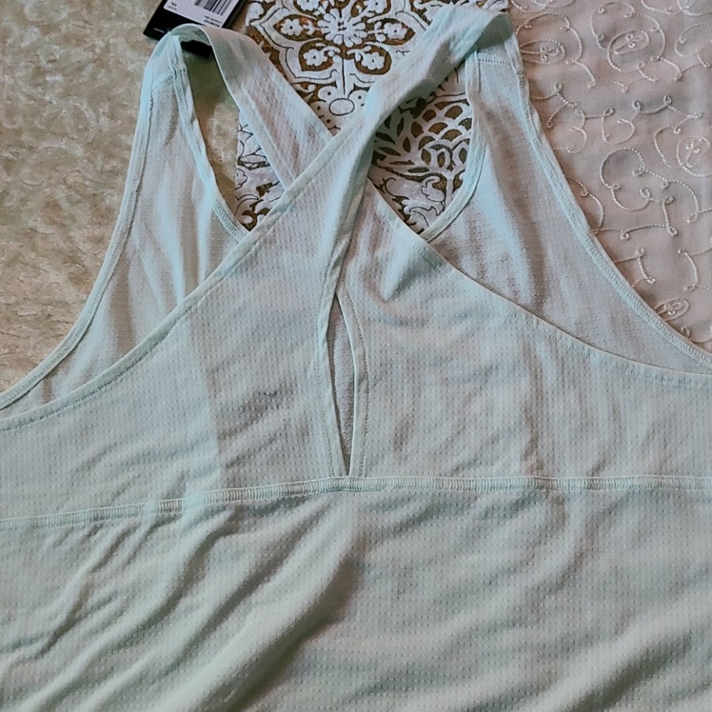 Nike Breathe 2XL Cool Running Tank - Picture 8 of 13